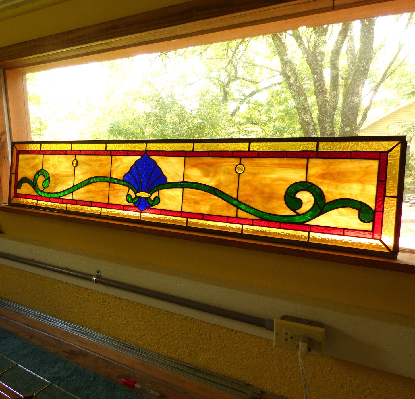 Stained Glass Transom - Victorian Fleur de Lis Transom